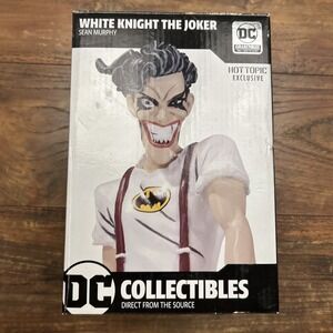 DC Collectibles Batman White Knight Joker Sean Murphy Statue Hot Topic Exclusive